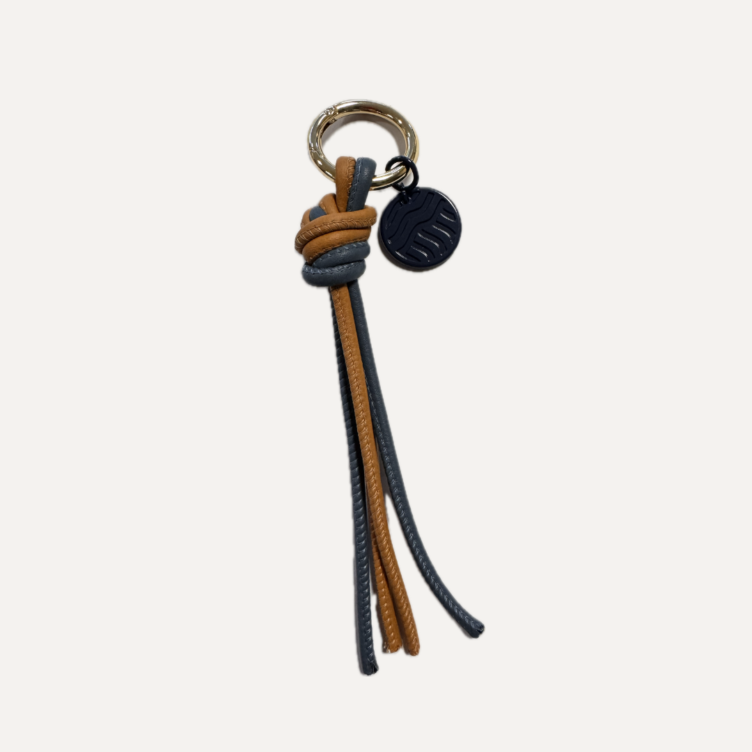 CHARM BORLA en piel vacuno color AZUL y CAMEL