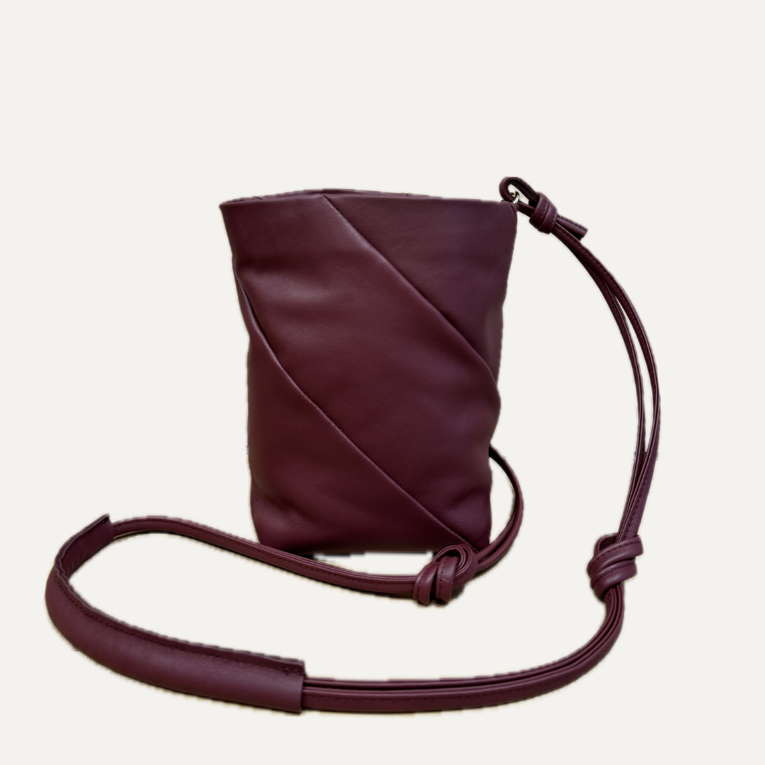 THE MINI LOLA BAG - Bolso en piel vacuno color BURDEOS