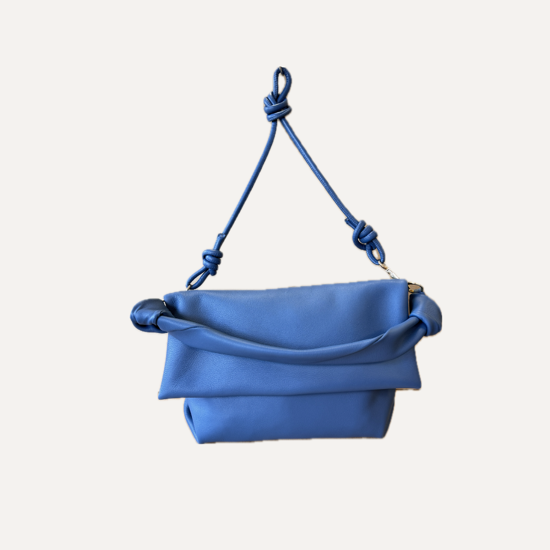 THE AITANA BAG - Bolso en piel vacuno color AZUL con BANDOLERA