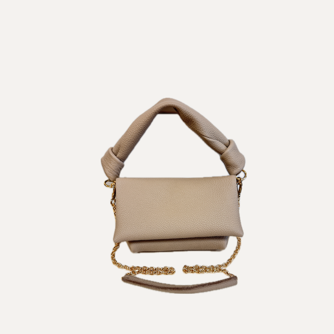 THE AITANA BAG - Bolso en piel vacuno color TAUPE con CADENA