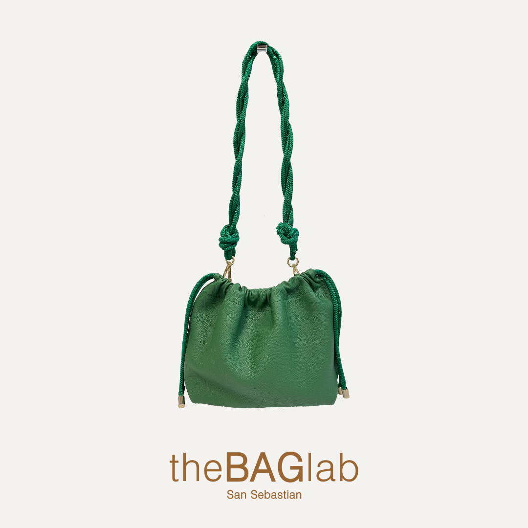 THE MINI CARMEN BAG - Bolso en piel vacuno color VERDE