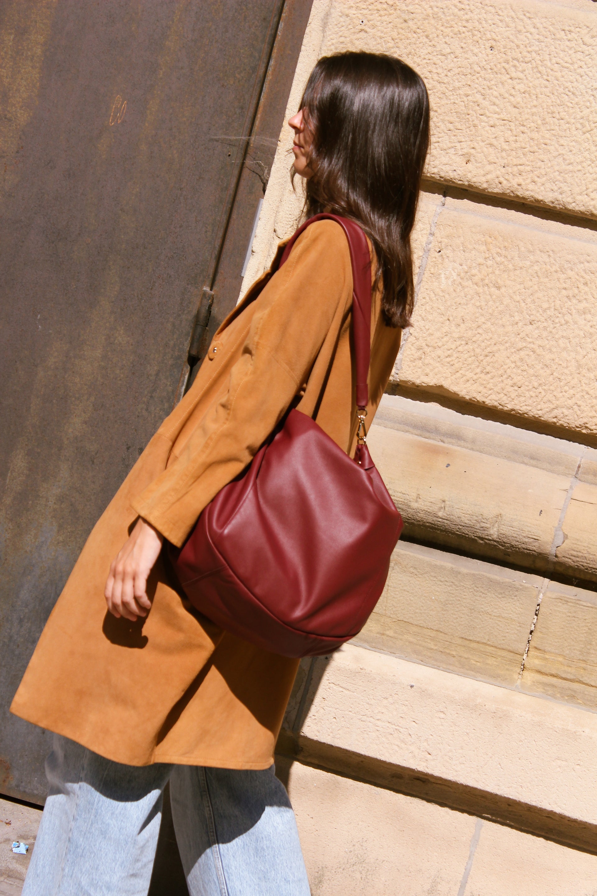 THE MAXI GONDOLA BAG - Bolso en piel vacuno color BURDEOS