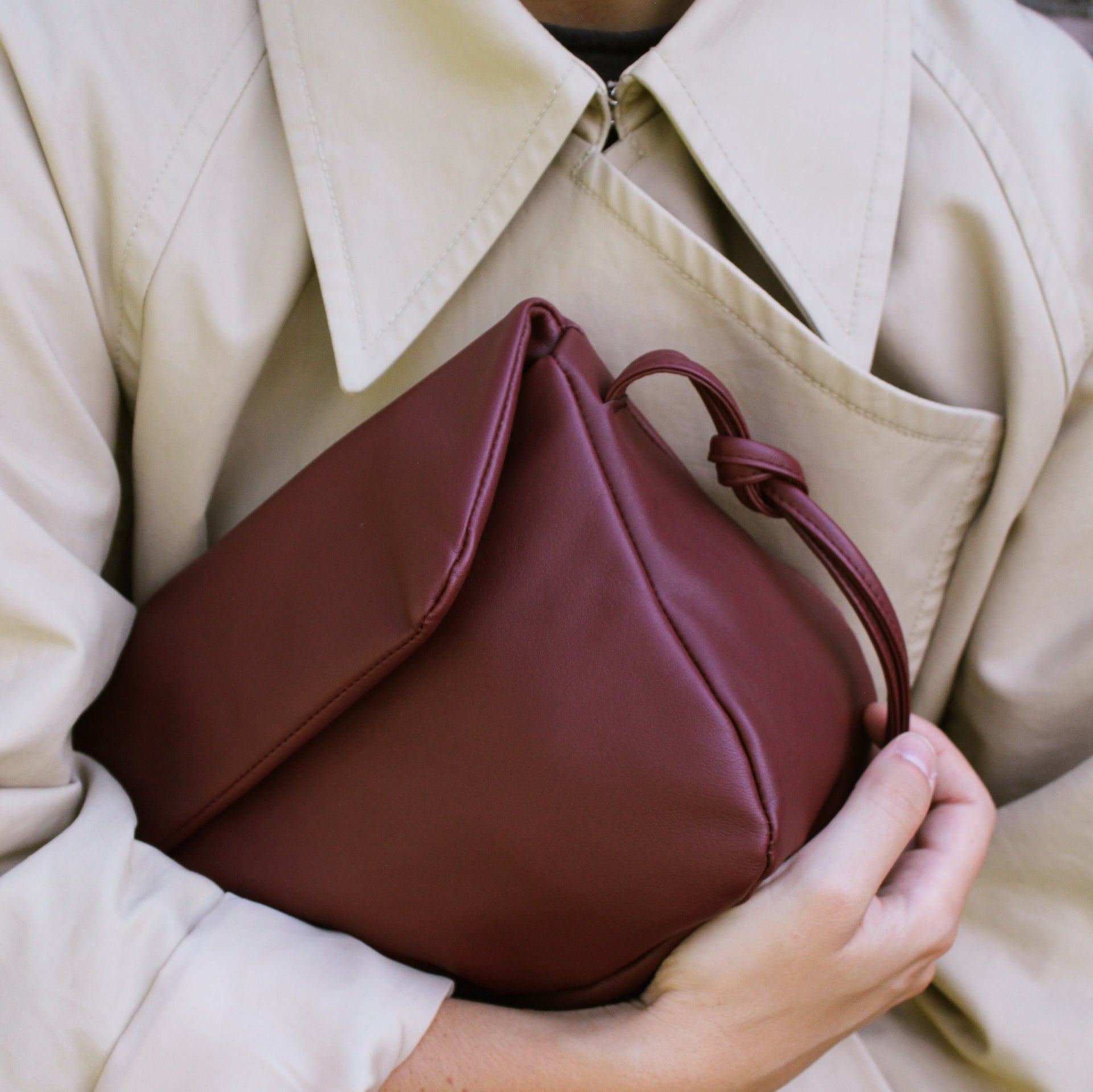 THE SANDRA BAG - Bolso en piel vacuno color BURDEOS