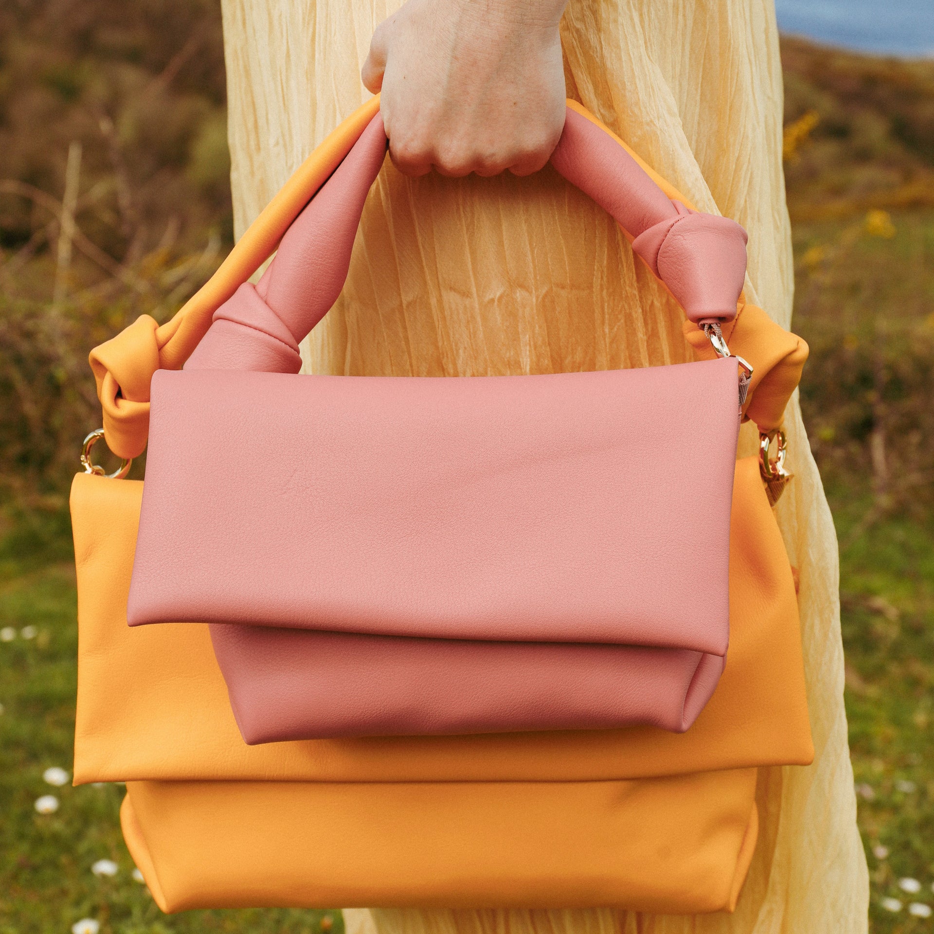 THE AITANA BAG - Bolso en piel vacuno color ROSA
