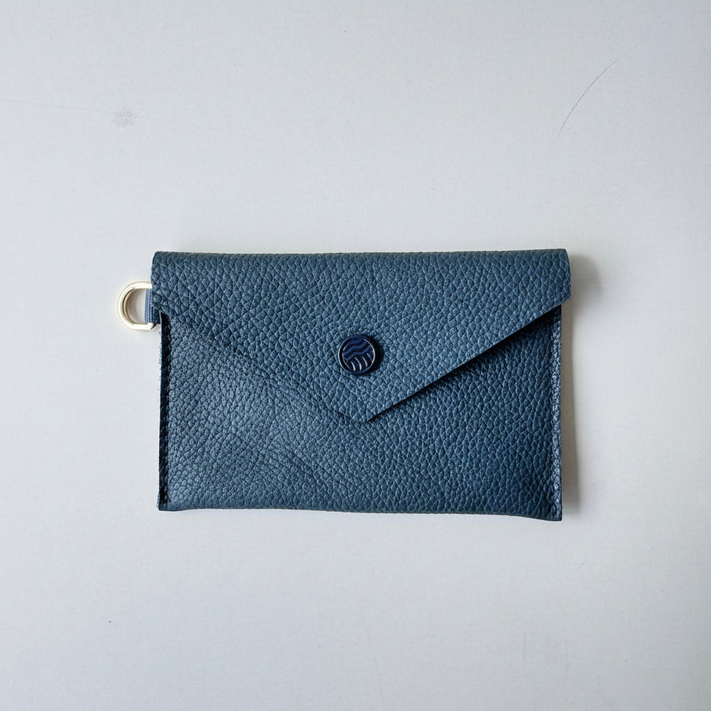 MONEDERO CHARM en piel vacuno color AZUL
