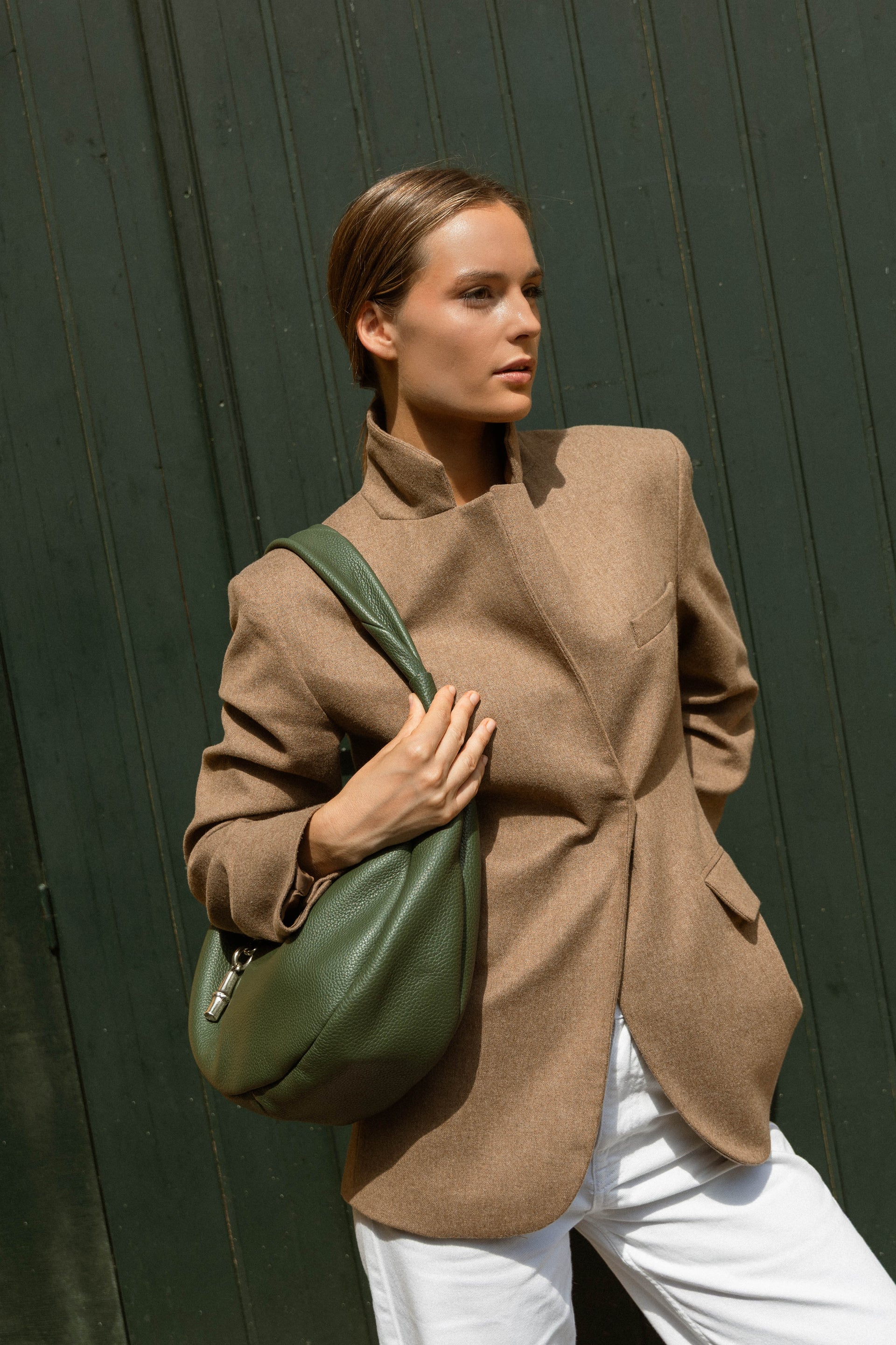 THE MAXI GONDOLA BAG - Bolso en piel vacuno color FOREST