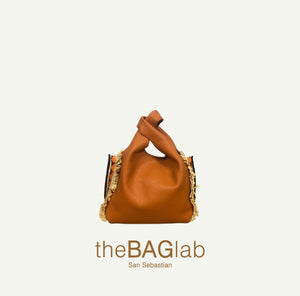 THE MINI JULIA BAG ZARAUZ - Bolso en PIEL con fleco de rafia color CALABAZA