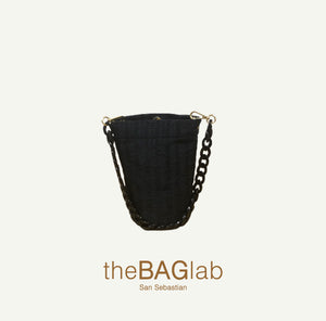 THE MINI CUBE BAG - Bolso RASO PLISÉ color NEGRO