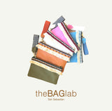 THE MINI GALA CLUTCH ZARAUZ - Cartera de mano en PIEL con fleco de rafia color OLIVA