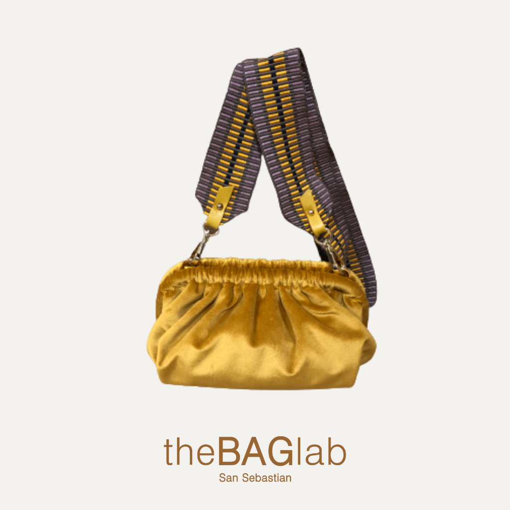 THE MINI ZUMAIA BAG NEW VELVET - Bolso en terciopelo color OCRE con bandolera