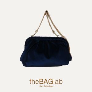 THE ZUMAIA BAG NEW VELVET - Bolso en terciopelo color NAVY con cadena dorada