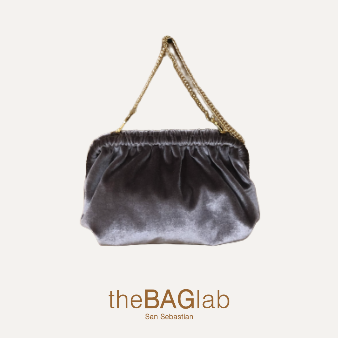 THE ZUMAIA BAG NEW VELVET - Bolso en terciopelo color TAUPE con cadena dorada