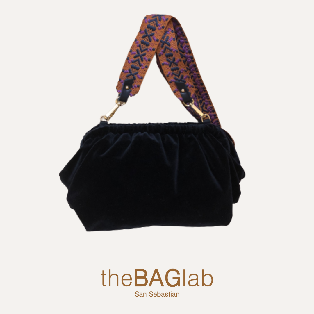 THE ZUMAIA BAG NEW VELVET - Bolso en terciopelo color NEGRO con bandolera