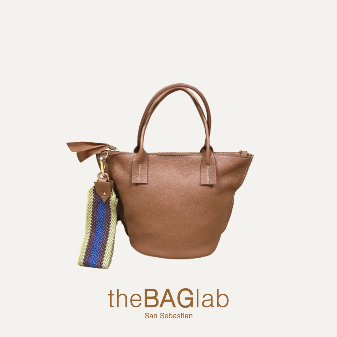 THE MINI ANNA BAG - Bolso en piel vacuno color CAMEL