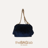 THE MINI ZUMAIA BAG NEW VELVET - Bolso en terciopelo color NAVY con cadena dorada