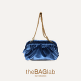 THE MINI ZUMAIA BAG NEW VELVET - Bolso en terciopelo color CELESTE con cadena dorada
