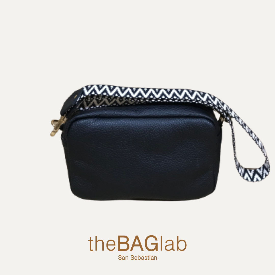 THE MINI SABELA BAG - Bolso en piel vacuno color NEGRO